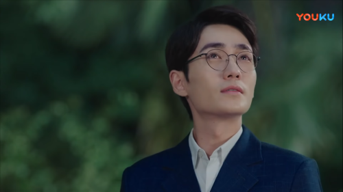 Shen Wei looking at the stars