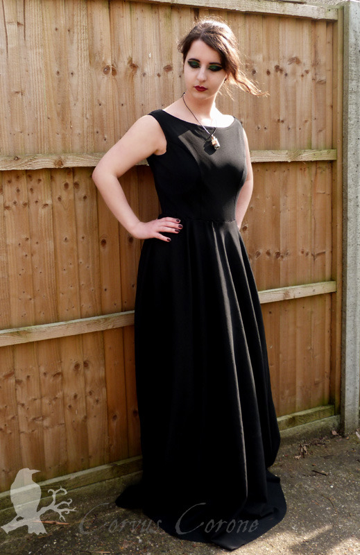 corvuscoronefashion-photography:  haus-of-grotesque:  Black jersey summer dresses,