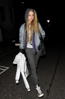 miss-caradelevigne:  Carablog