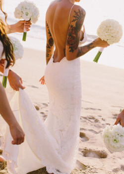 youmakemeincredible:  gypsy-whiskers:  this makes me want to get my sleeve done and get married lol  Beautiful 