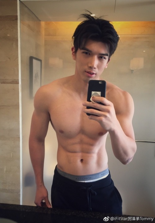 assman-69: chinesehotguys:    厉泽承 Tommy      ┣   Weibo: https://goo.gl/tbDjV2 =================================┣ Asian Hot Guys: https://goo.gl/eU3G7P┣ Chinese Hot Guys: https://goo.gl/Gjo1zv┣ Gay Themed Movies: https://goo.gl/UzgkMX┣