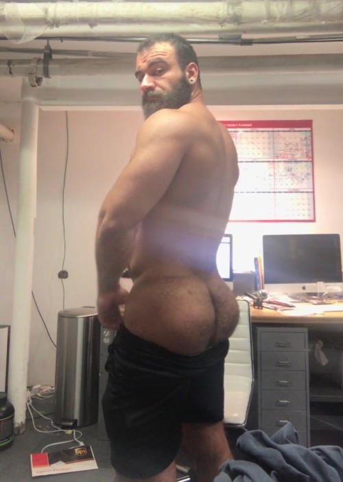 eurojock131: Do these shorts make my ass look fat?