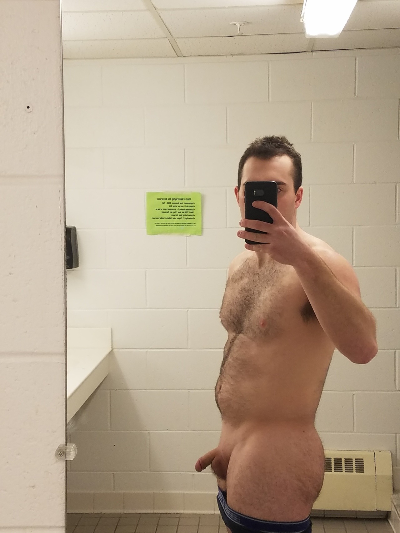 tinydickjock:  Hot small dick frat boy.  6 feet 185 pounds. 5 inches hard Thanks