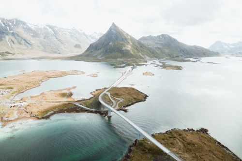 youseethenew: Lofoten Island Roads Instagram: BToneVibes