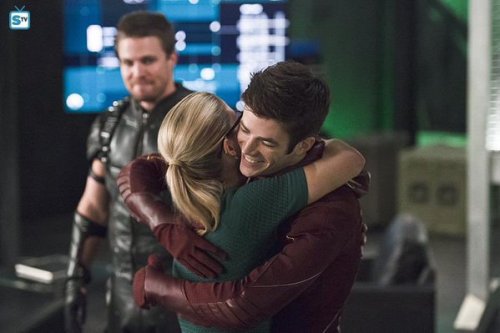 olicityfan2012: These Parallels &lt;33 , So freaking cute !