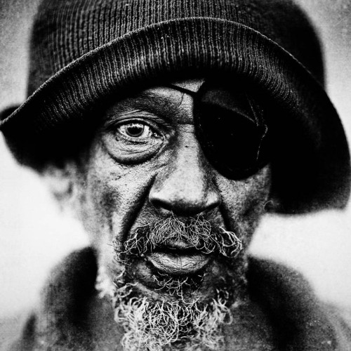 Lee Jeffries took these wonderful pictures of homeless people all around Europe & USA.