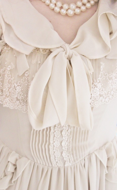 mlle-marianne:  Close-up of some recent outfits 