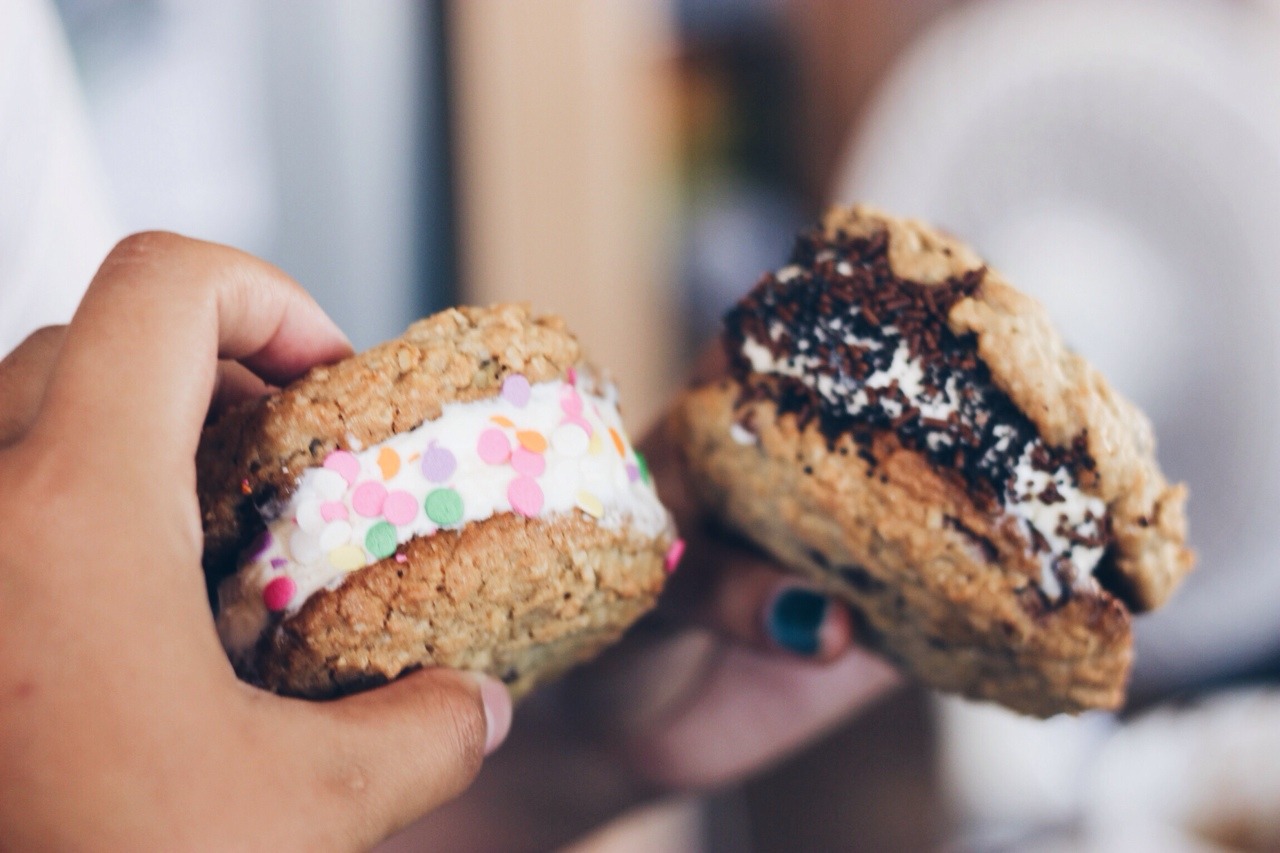teylonwilson:  When it’s 90 degrees you make homemade ice cream sandwiches 😋