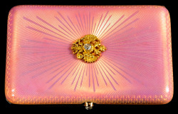 ufansius:  Enameled gold cigarette case with gold and diamond accents - August Hollming for Fabergé, circa 1902. 