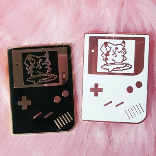 retrogamingblog: Nintendo Handheld Pins made by CosmicMermaid