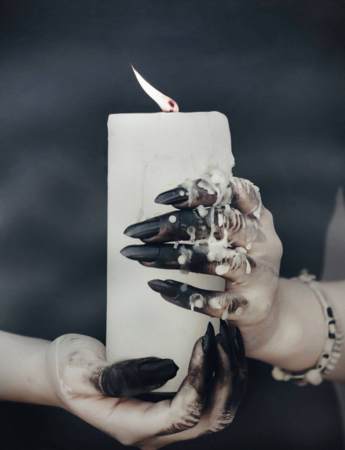 theastrarium: “To enchant literally means &ldquo;to sing to.” To enchant something m