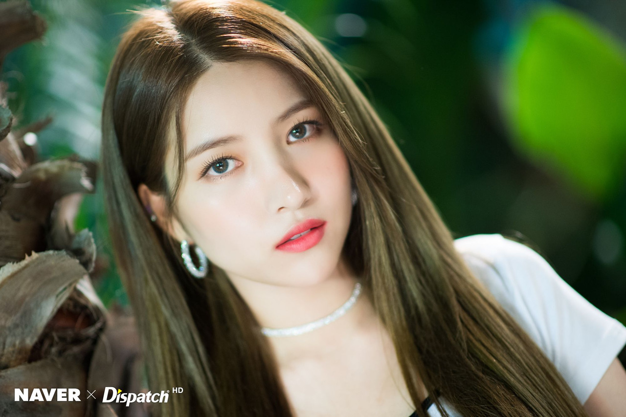 korean-dreams-girls:  SoWon (GFriend) - 7th Mini Album ‘FEVER SEASON’ Promotion