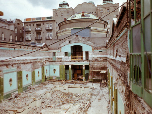 scavengedluxury:  Gellért Spa during renovations, 1977. From the Budapest Municipal Photograp