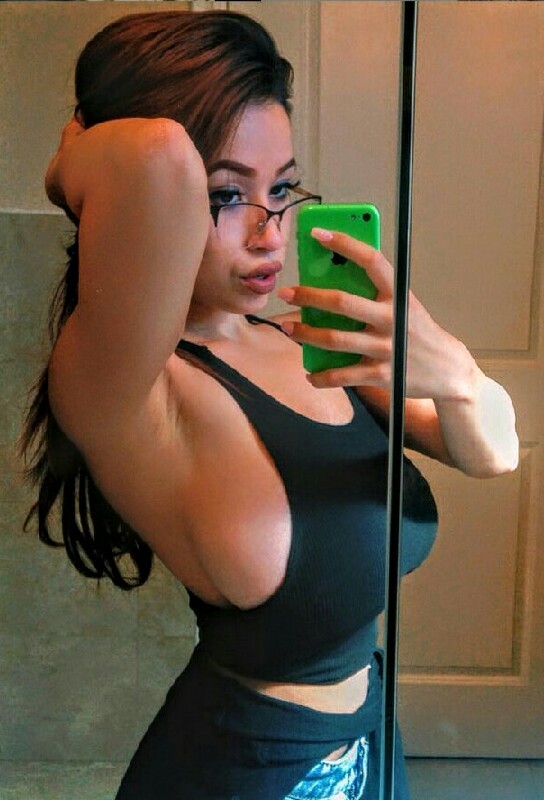 funbaggery:  bustychicks2:  Incredible busty teen - 32F cup  Yup  Hhoooawww