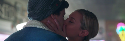 bughead headerslike/reblog if u saveor credit to wondermadsREQUEST ARE OPEN