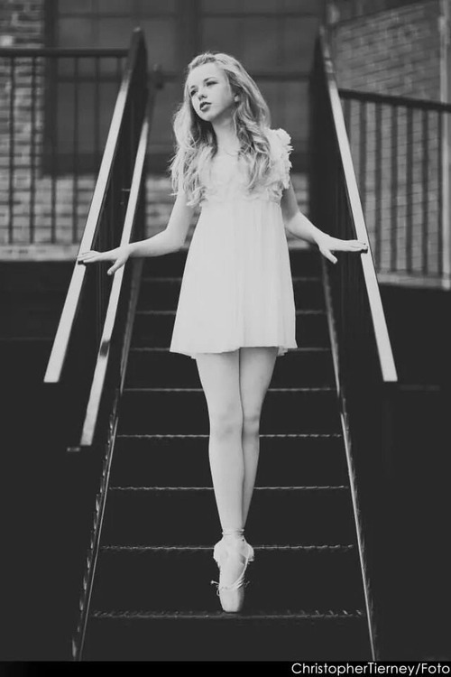 sweetadorablegirls:movementaddiction:Sweet, Adorable, Girl Next Door