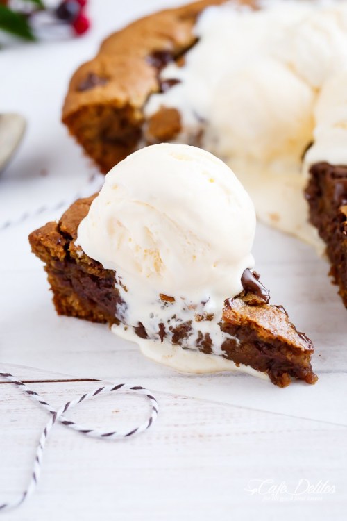 sweetoothgirl:    NUTELLA STUFFED GINGERBREAD SKILLET COOKIE    