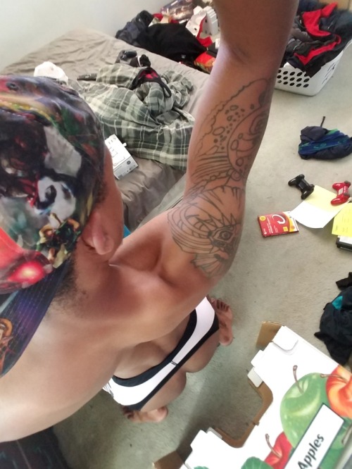 z0lanskie:  I’ve been working out as of late.