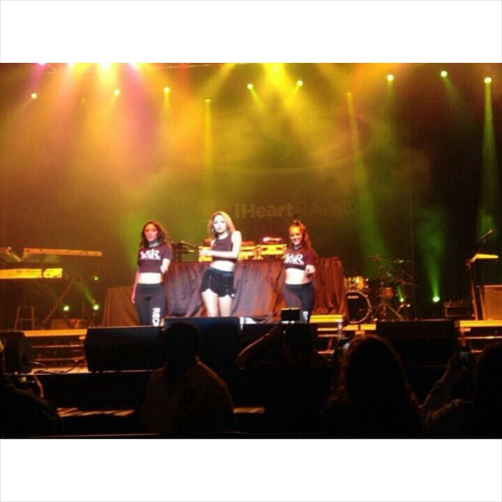 mizzjasminevillegasnewz:  Jasmine v performing last night at the fresno holiday jam