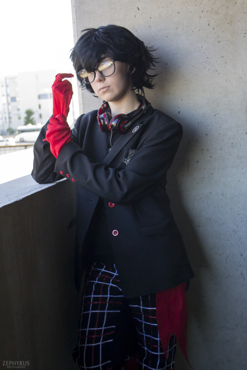  ♪ Wake up, get up, get out there! ♪ Persona 5 Protag - KatieBug CosplayPhotos - Zephyrus Photograph