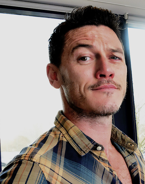lukevanski:  favourite Luke Evans pics (37-38/?)