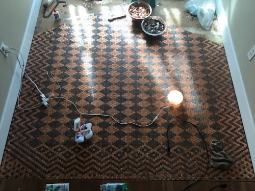 davemaster300:hereincolombia:dannydanuselessstuff:mymodernmet:DIY Renovation Uses 13,000 Pennies to 