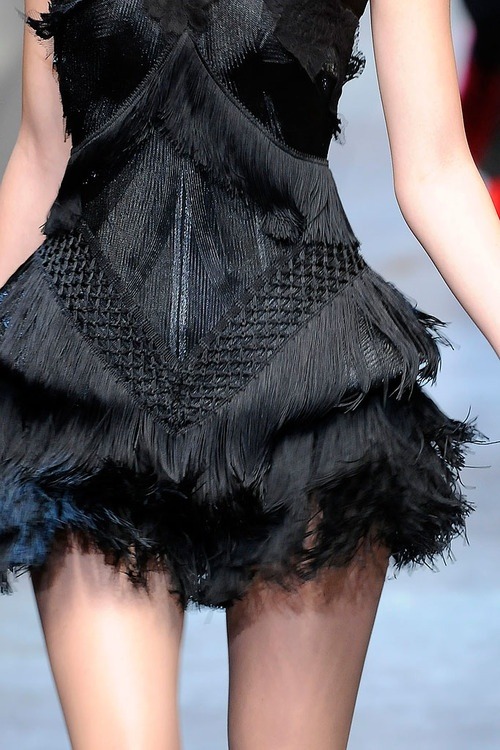 naimabarcelona:  Dolce &amp; Gabbana SS 2010 details RTW 