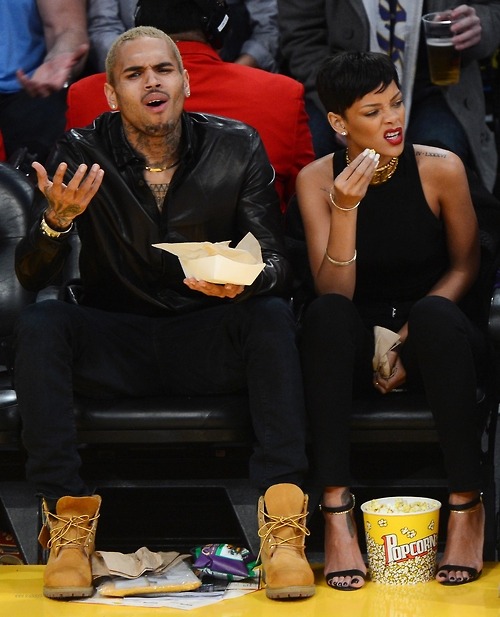 shesbombb:  Who the fuck let karrueche in!?