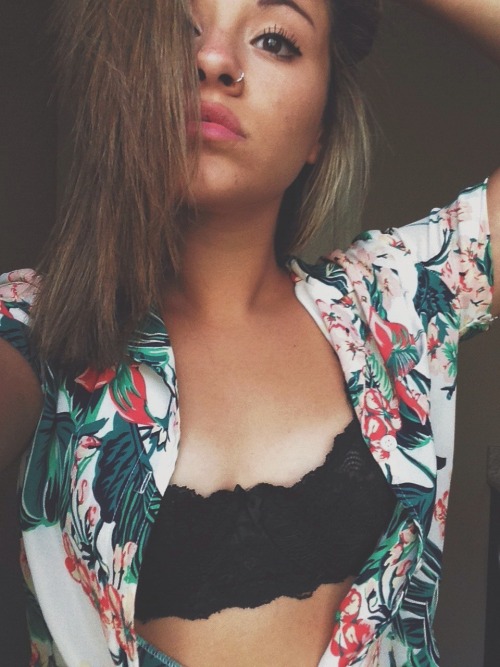 fourtieounce:  I like my mouth here idk