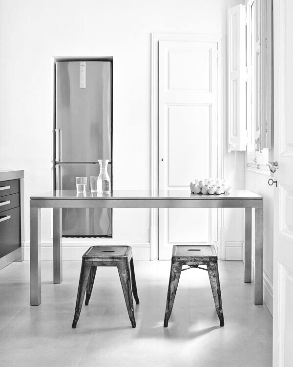 MODERN & CLASSY