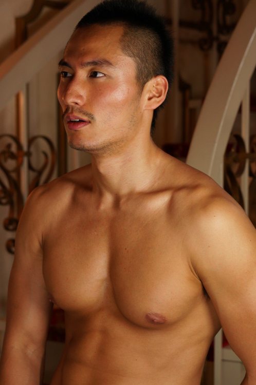 yumyumasianhunks:  nice pecs  4asianguys.tumblr.com