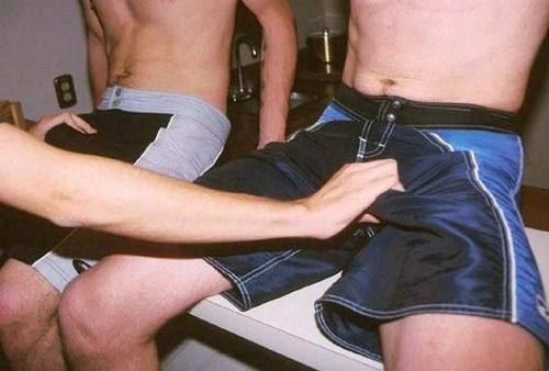 cockobsessedgay:  I also run a webcam. You guys can see me here. It is completely