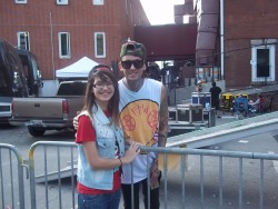 dr0p-dead-and-fuck-the-future:  mikefuentes-fans-united:  vintagemiseryx:  So, this is Mike and I from last night. It was the best moment of my life, I’m not going to lie.  I saw Mike just sitting around and my mom called him over. Before we got to