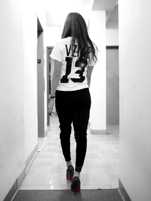 vizume: Vizume VZME13 women’s tee + Vizume drop crotch joggers (girl’s size).