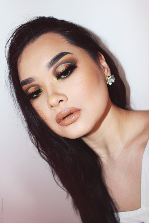 Happy St. Patrick’s Day!Details on this eye makeup is on my blog here and check out last year’s gree
