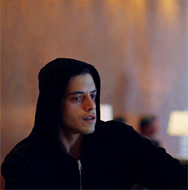k3rnelpan1c:Elliot Alderson appreciation week↳Day 4: Favourite Hair/Outfit/Anything AppreciationTaki