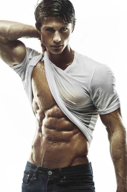 andromalehotness:  Alex Santaniello 