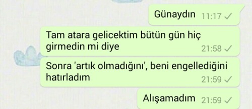 dayanserceparmagim:  evsizmuteahhit:  duygusuzpezevenkseni:  bosluktayuruyen:  Bakın bu dramdır  Bu Nasıl Bir Acıdır Lan  Bakın bu çaresizlikten öte birşeydir  benim burdan canım acıdı be  