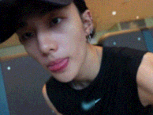SKZ VLOG: HYUN.ES HOELIDAY 9