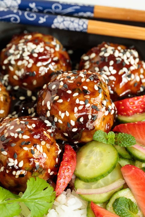 foodffs:Strawberry Balsamic Chicken Meatball Rice BowlsFollow for recipesIs this how you roll?