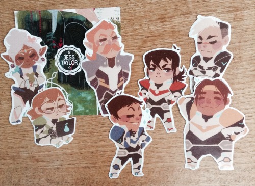c-bassy:I bought some beautiful stickers off @jesstarts today at bournemouth con!Look how precious t