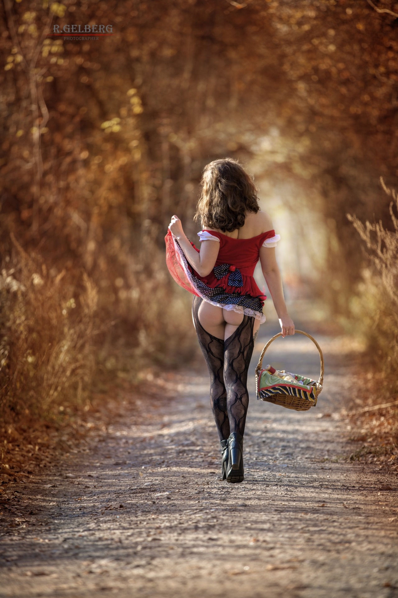 captainduck-22: Little red riding hood. 