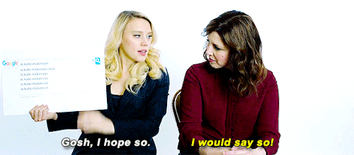 katemkinnons:Kate McKinnon & Vanessa Bayer Answer The Web’s Most Asked Questions