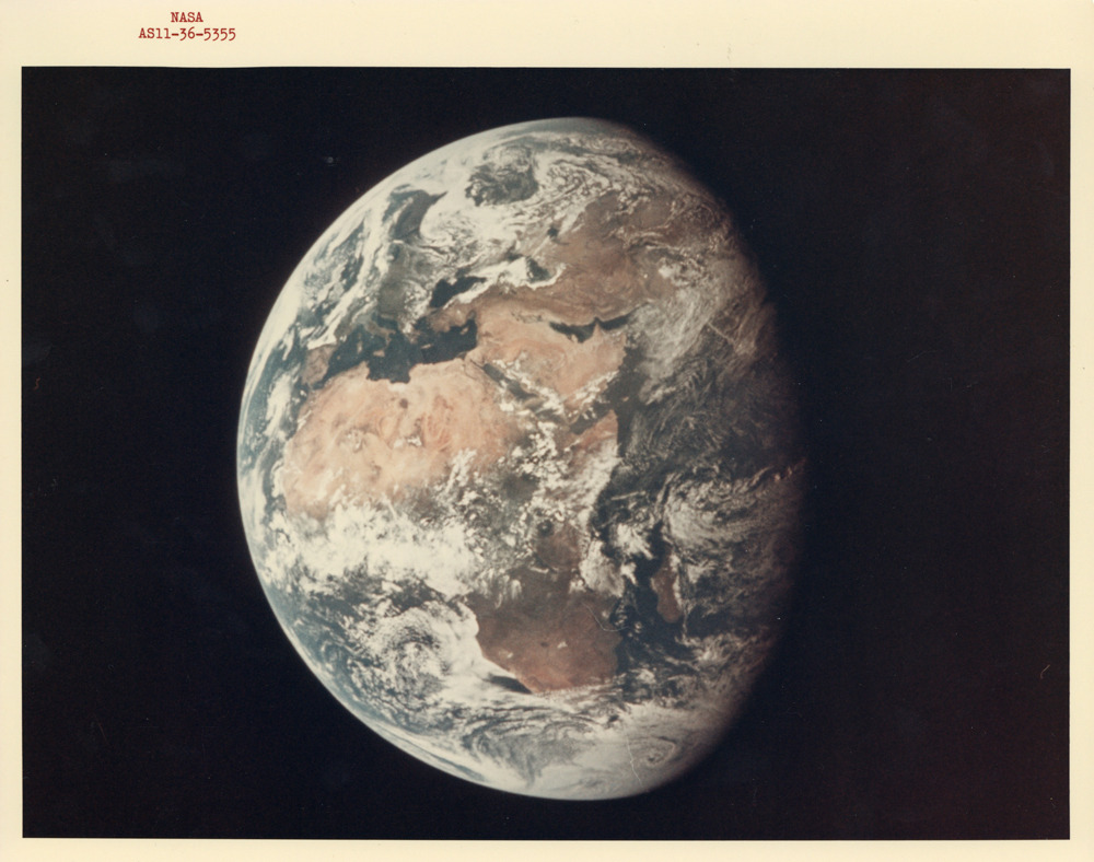 bobbycaputo:  Hundreds Of Unseen NASA Photographs Reveal The Vintage Beauty Of Outer
