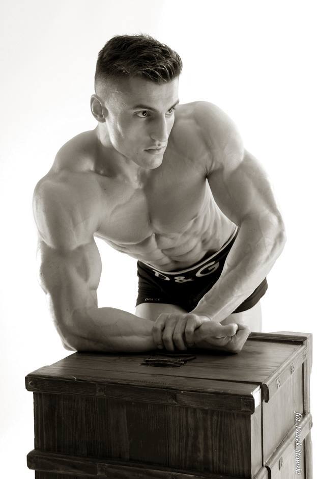   Mariusz Janucik  