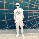 batziam:  Niall Horan + instagram 