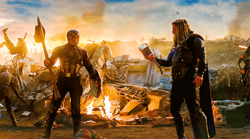 cannonballonfire: Cap and Thor parallels The Avengers and Avengers: Endgame Chris Evans and Chr