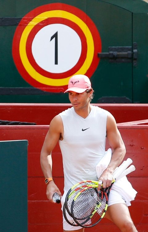 loveequalsnothing:Rafa Nadal practices with Team Spain in Valencia (x)