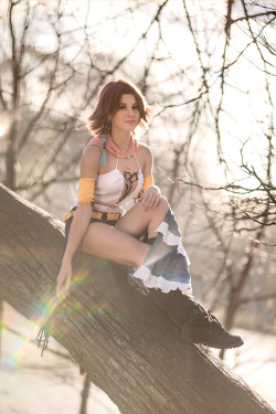 hotcosplaychicks:  Final Fantasy X-2 - Yuna by GarnetTilAlexandros Check out http://hotcosplaychicks.tumblr.com for more awesome cosplay