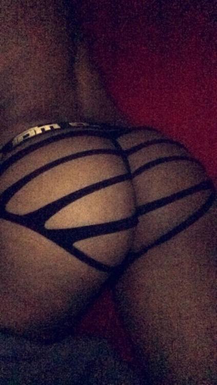 hijoprieto8:  Apreciando el culo de mi amigo @flawless1292Snapchat : jaymiggsz12 